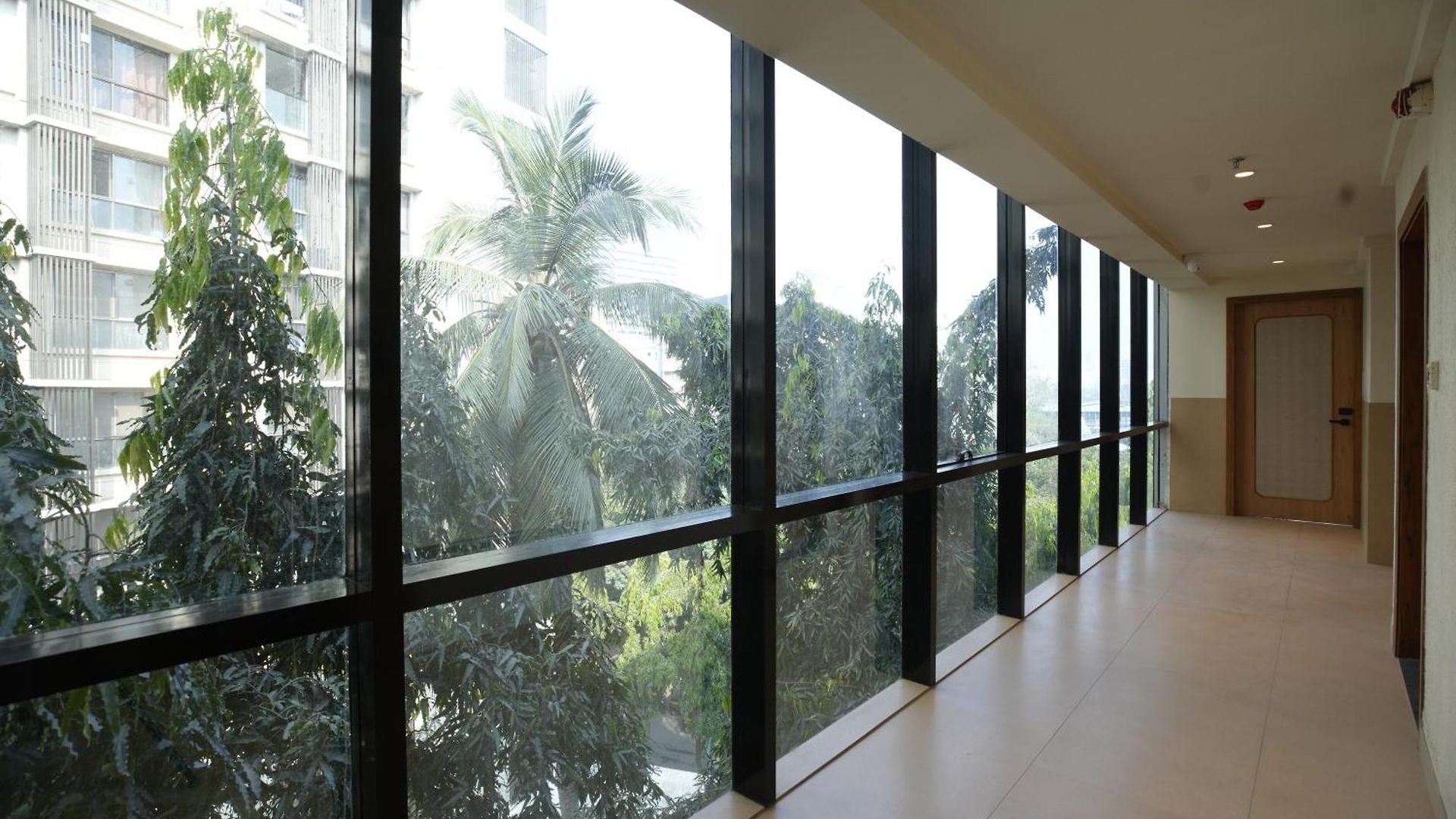 Indie Nesco Goregaon 4*