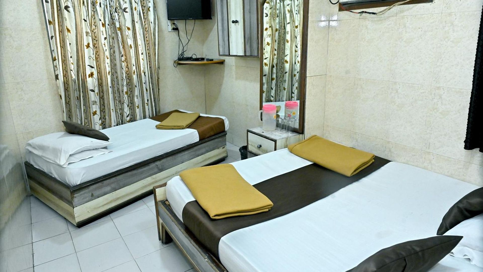 Ajanta Hotel 3*