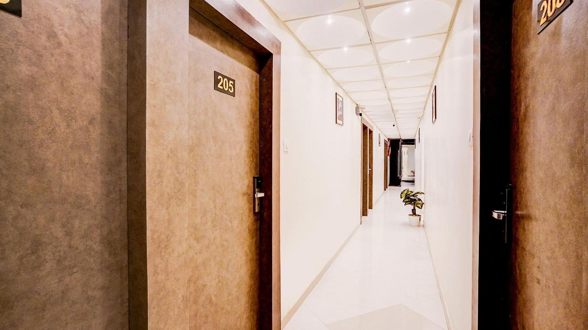 Fabhotel Abrol 3*