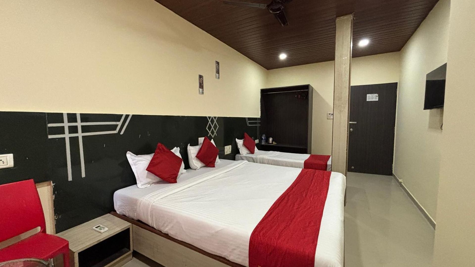 Hotel Kailash Park Near International Airport T2
