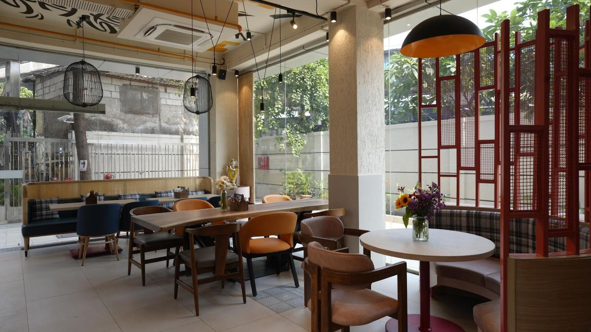 Hotel Indie Nesco Goregaon 4*