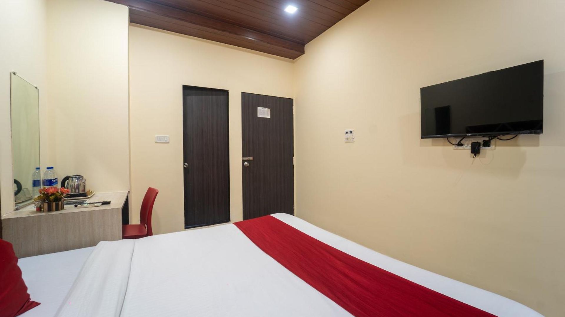 Hotel Kailash Park Near International Airport T2 Mumbai