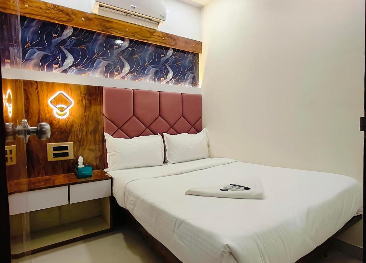 M R Hotel Mumbai
