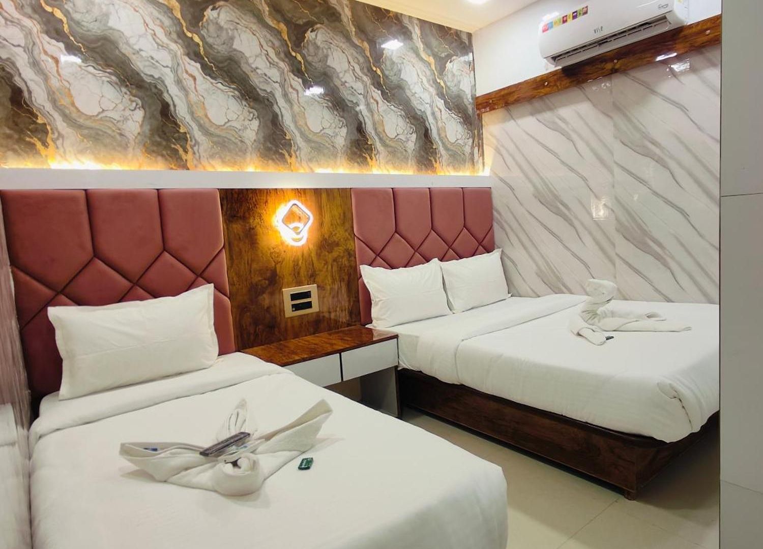 Hotel M R