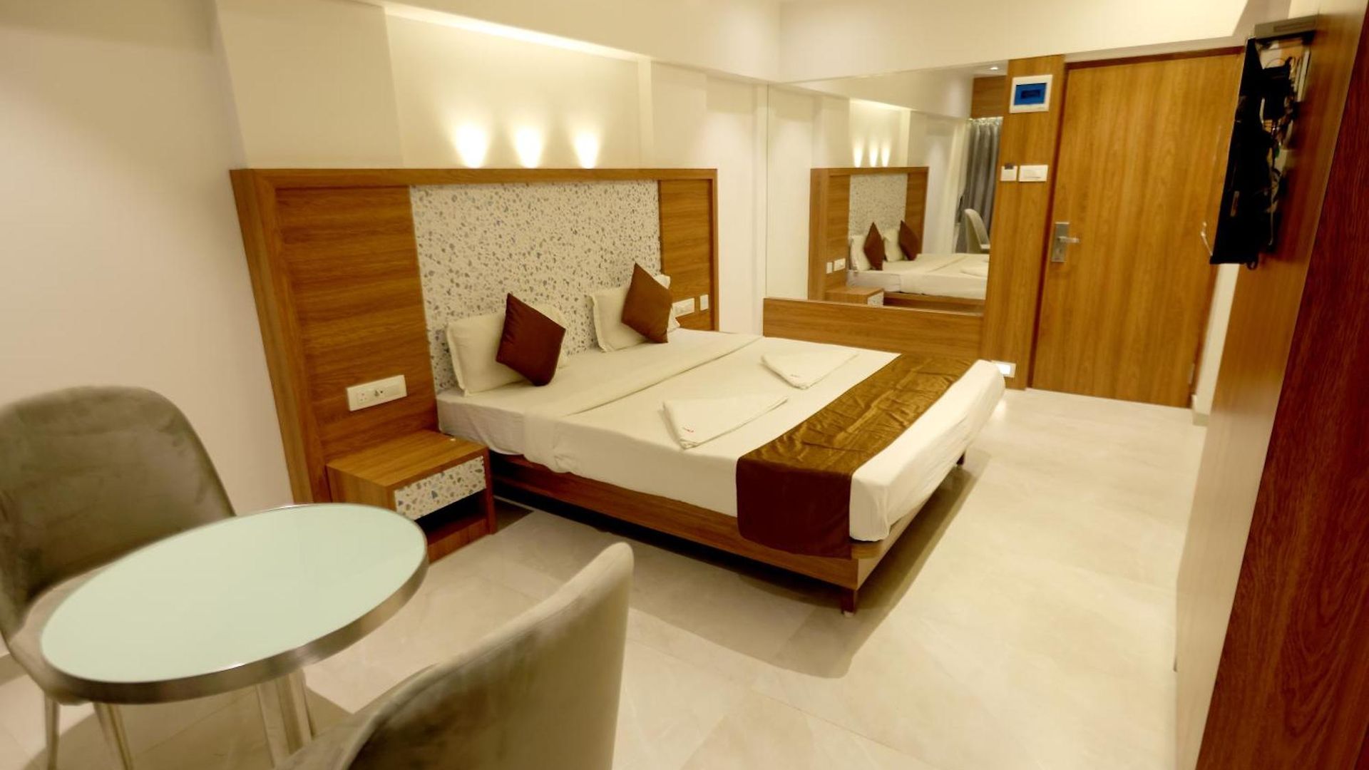 Metro Host Hotel 3*