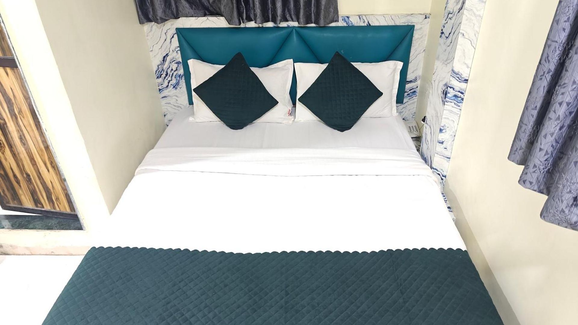 Glow Star Hotel 2*