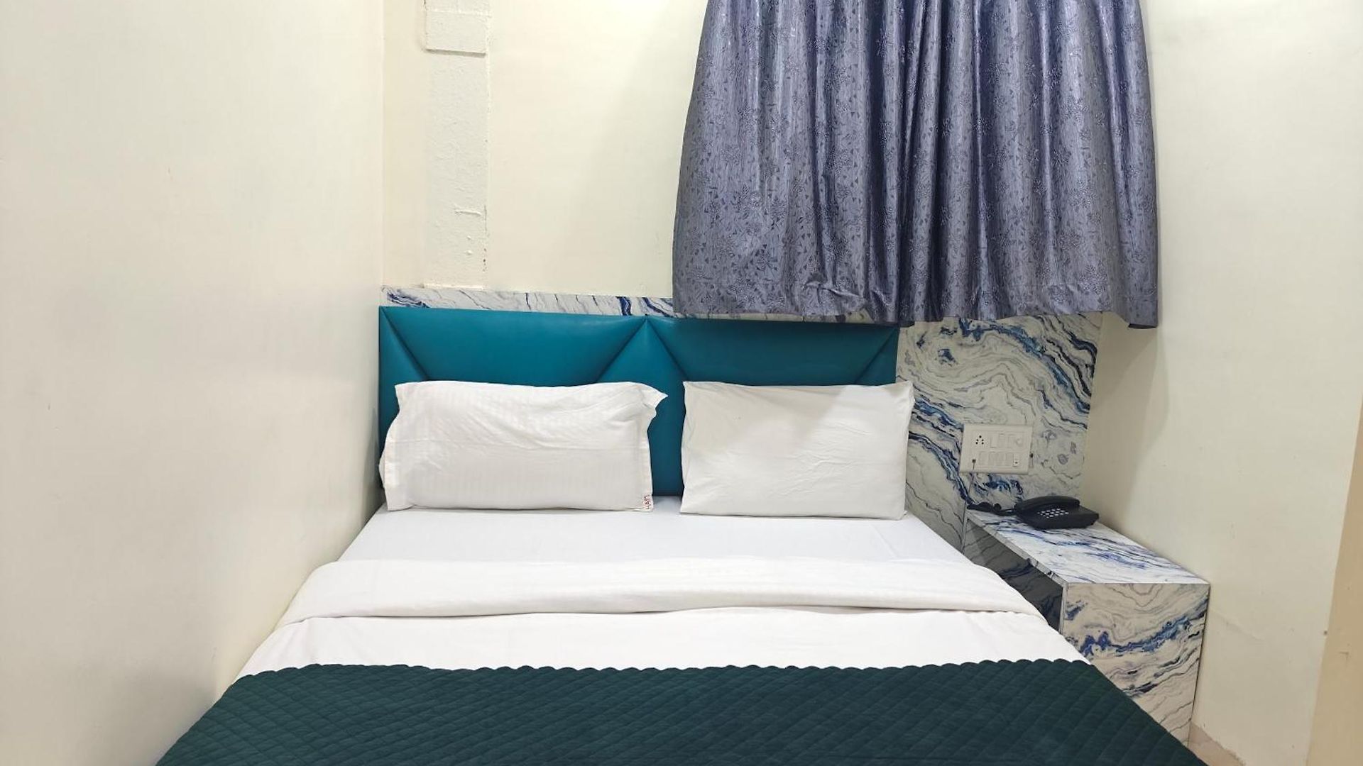 Glow Star Hotel Mumbai