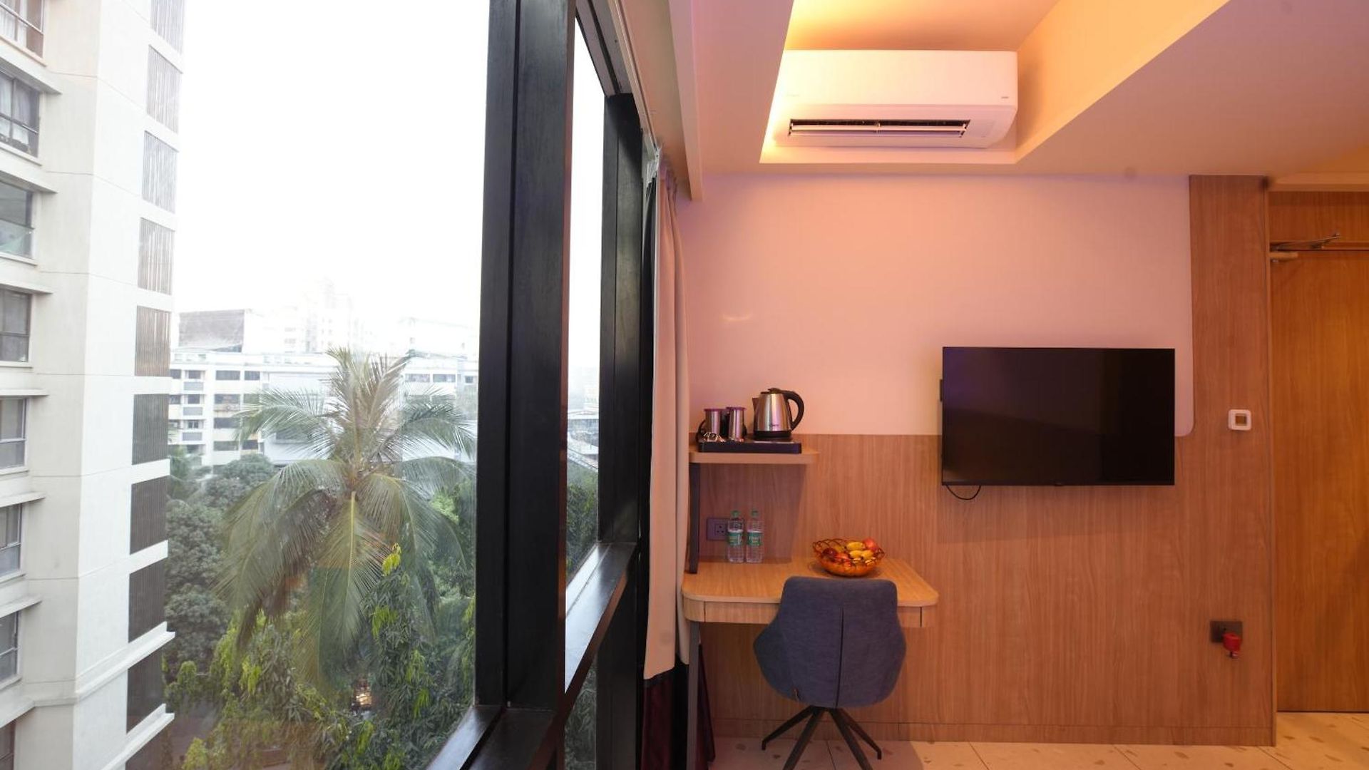 Hotel Indie Nesco Goregaon 4*