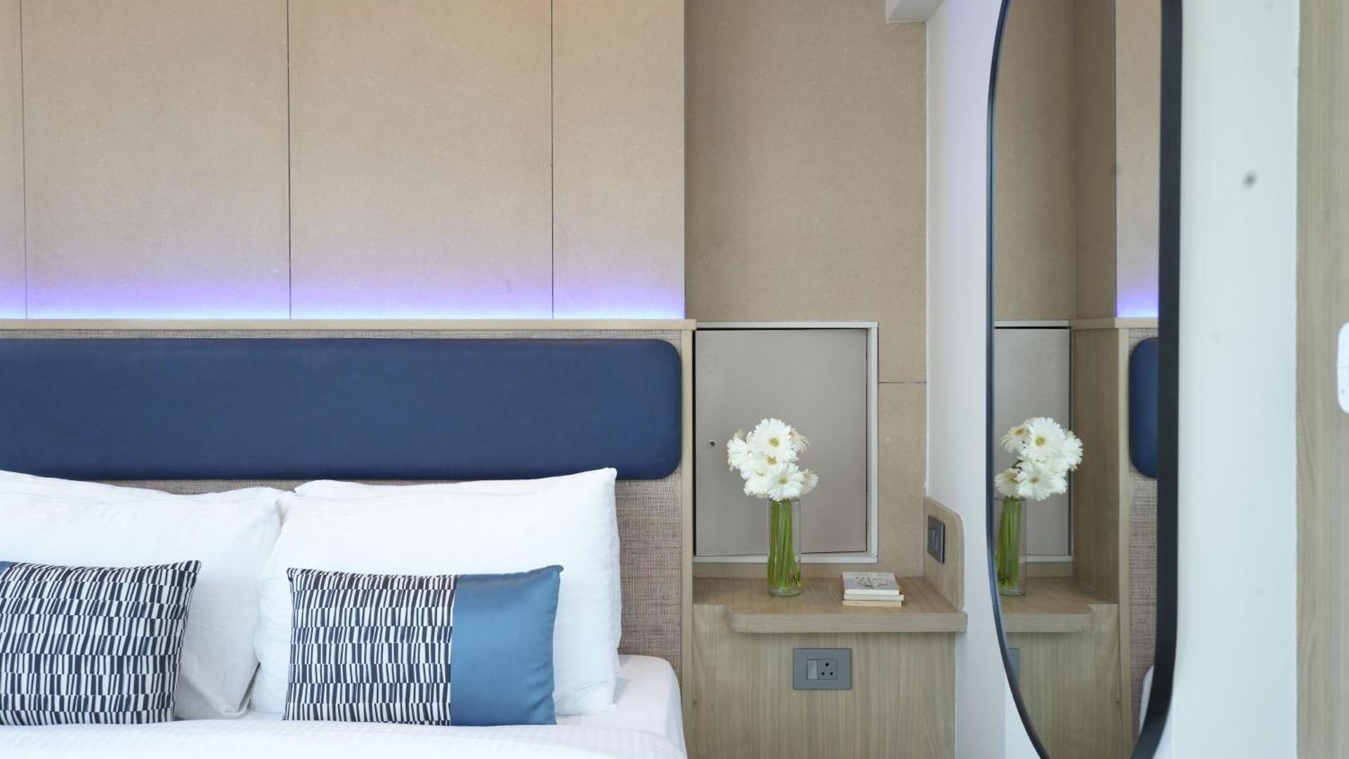 Indie Nesco Goregaon 4*