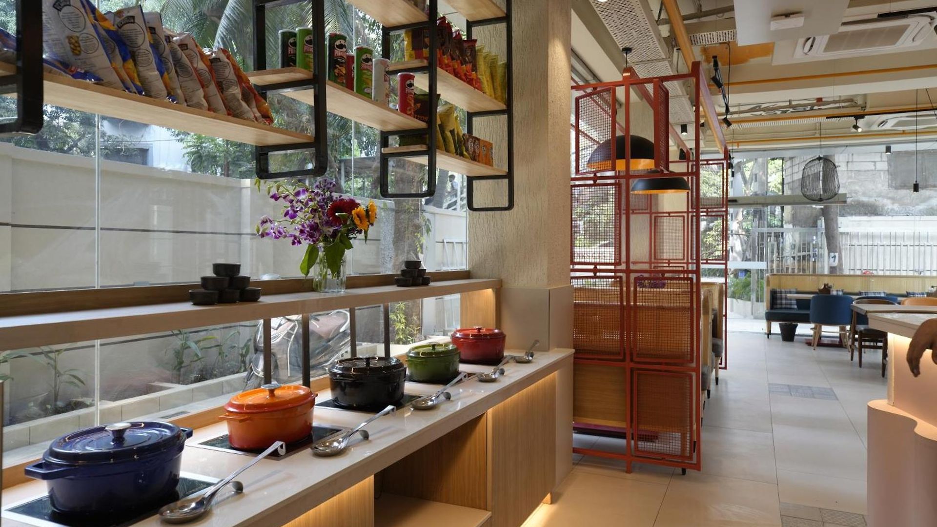 Indie Nesco Goregaon Hotel