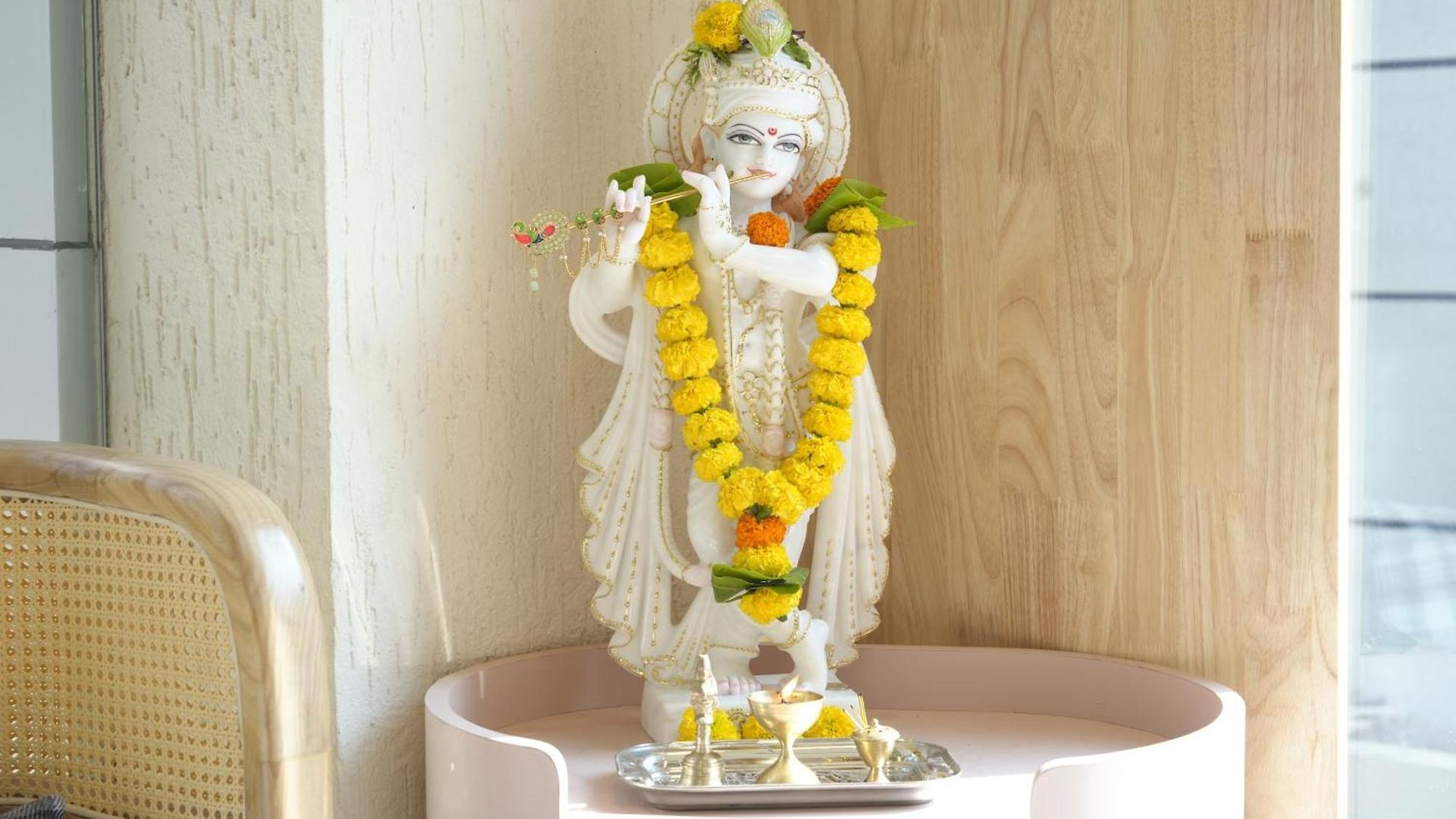 Indie Nesco Goregaon Hotel