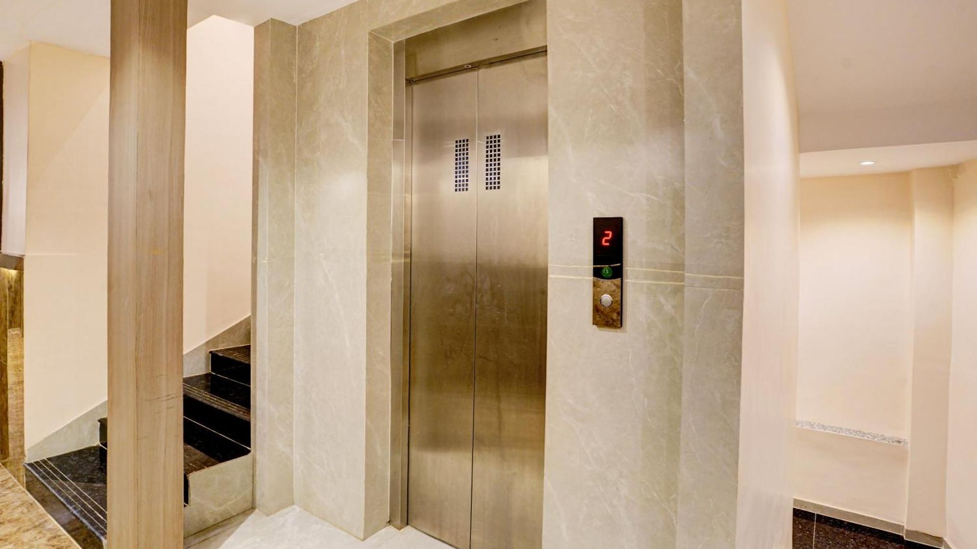 Casa Royal Residency - Exhibition Centre Hotel Mumbai