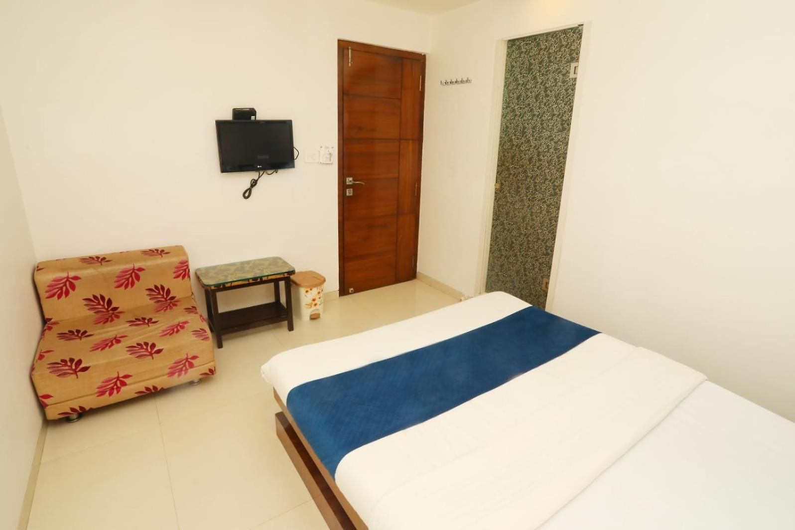 Satellite Hotel *