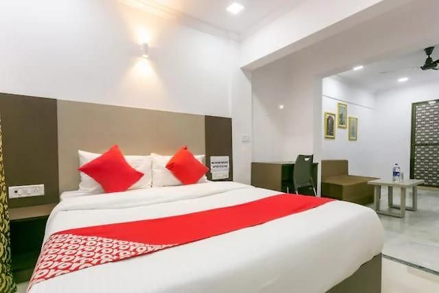 Avinya Hotel