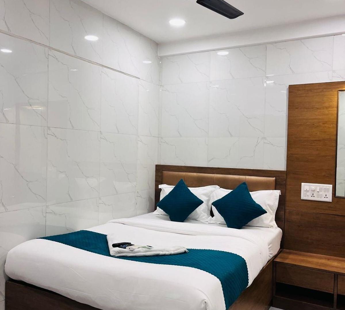 Benz Hotel 3*
