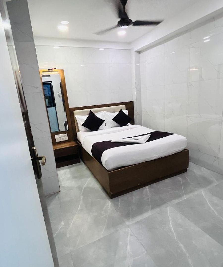Benz 3* Mumbai