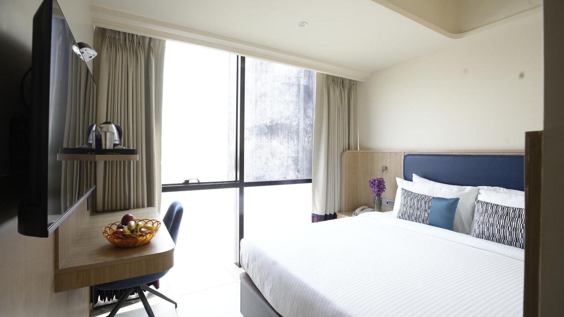 Indie Nesco Goregaon Hotel Mumbai