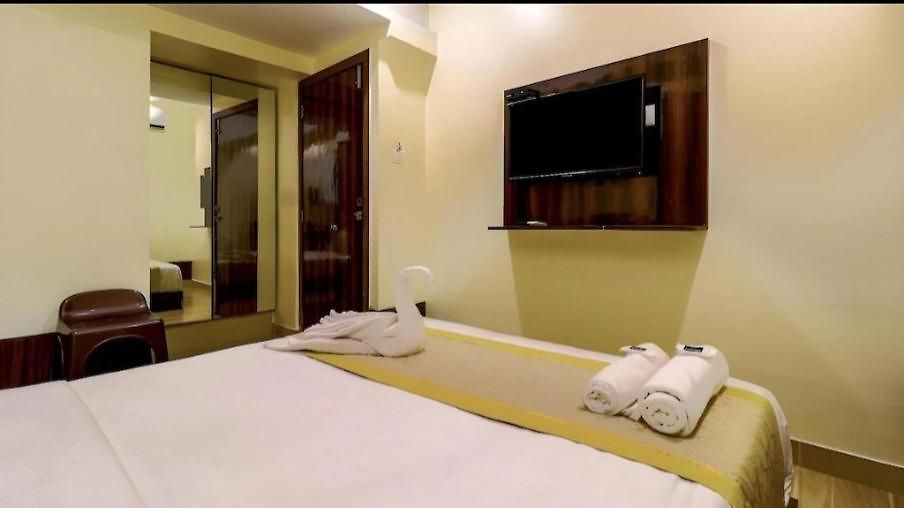 Aura Hotel 3*
