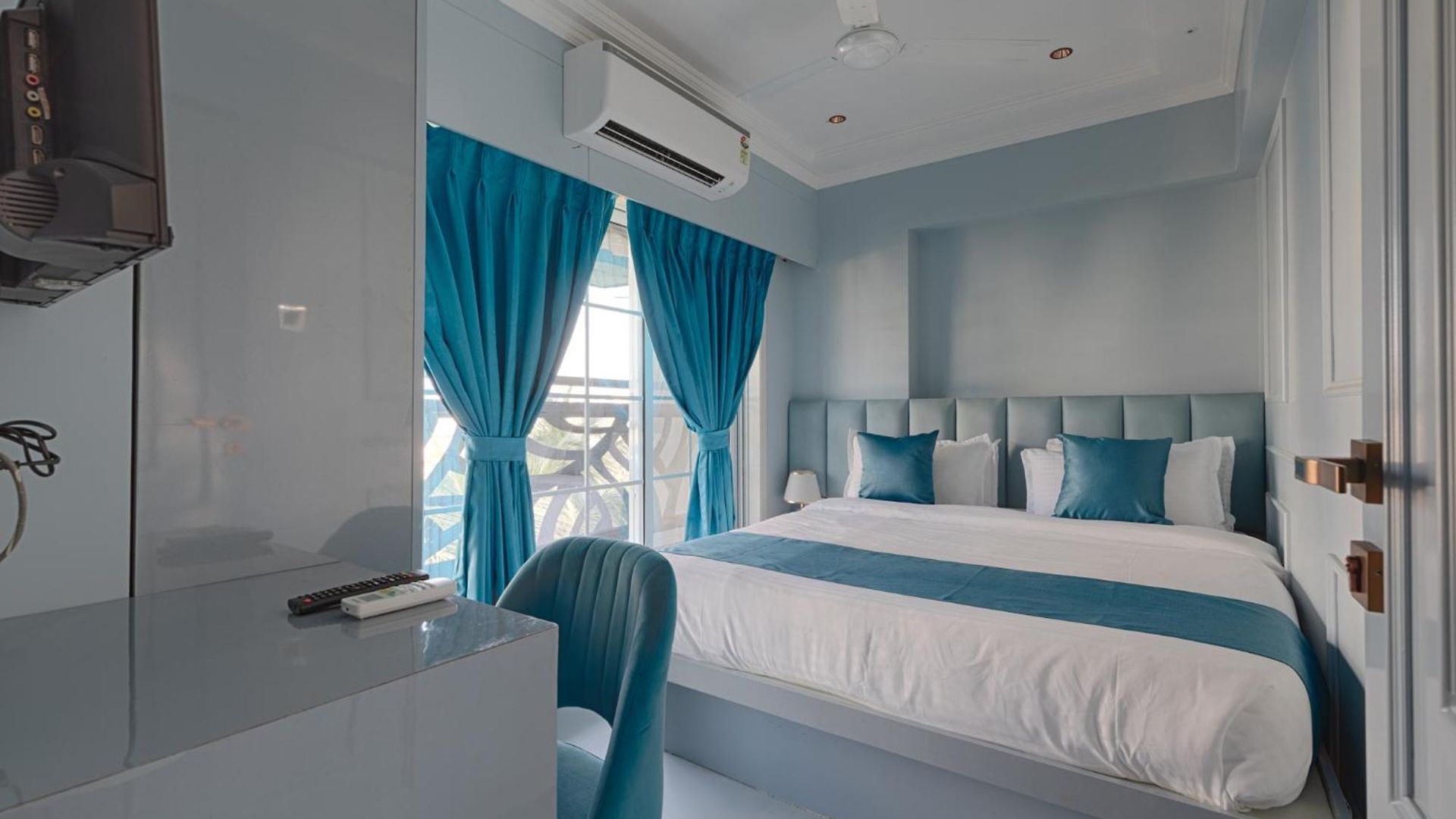 Home2 Residency, Airport Hotel 3*