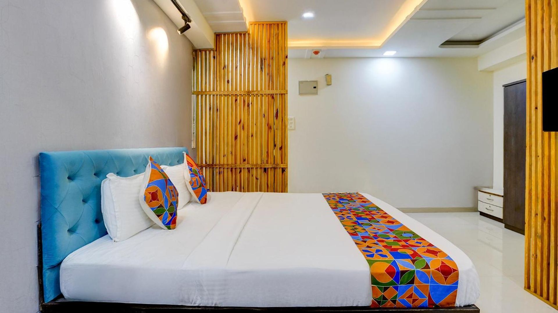 Hotel Via Blissful 3*