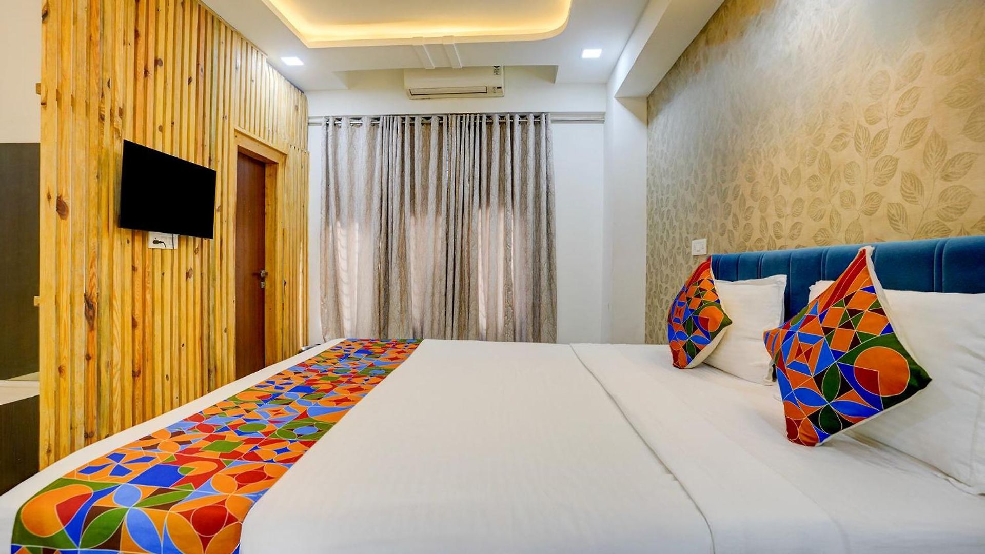 Via Blissful Hotel Mumbai