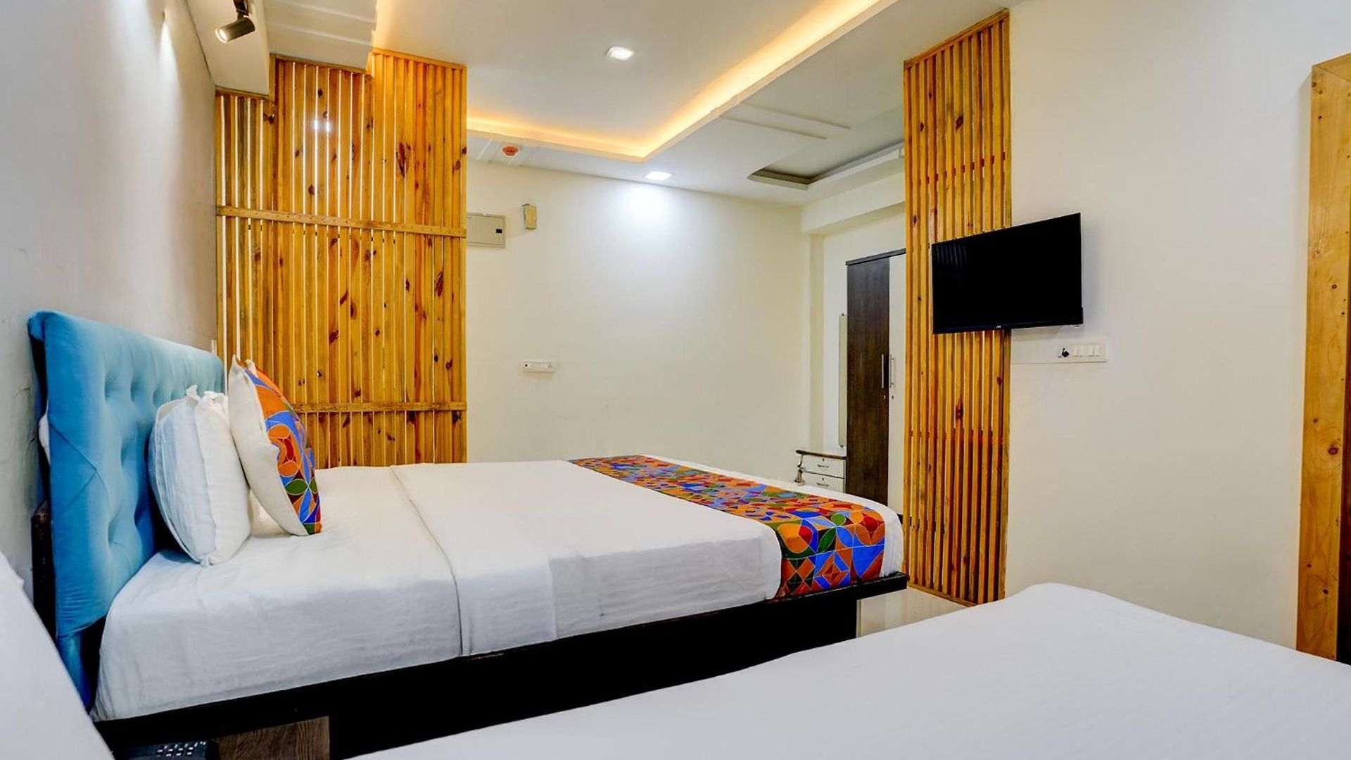 Via Blissful Hotel Mumbai