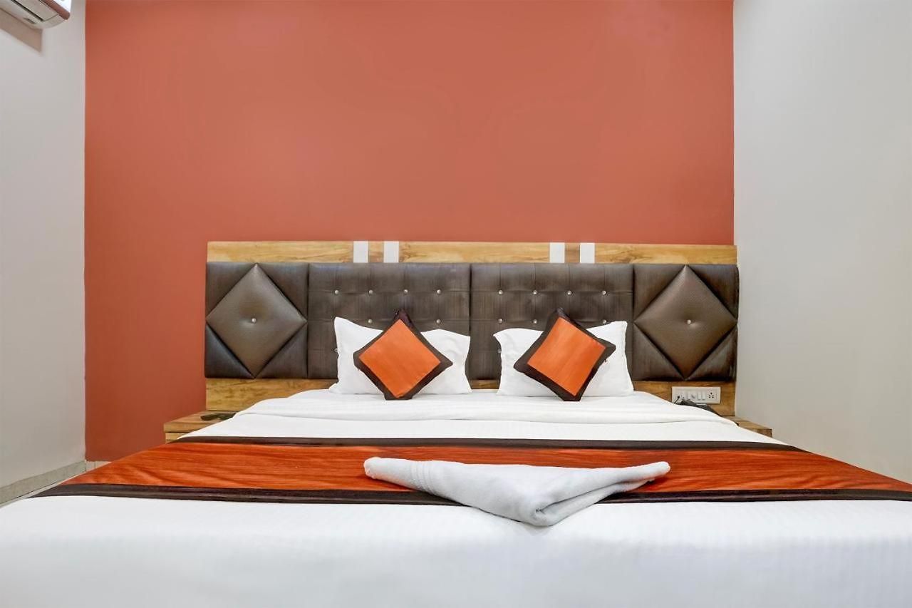 Hotel Glitz Veera -andheri Kurla Road