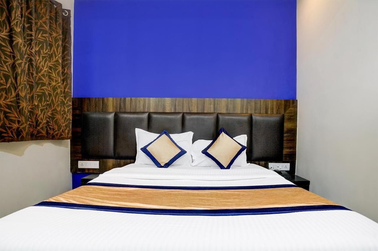 Hotel Glitz Veera -andheri Kurla Road