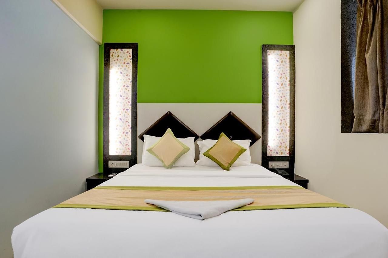 Glitz Veera -andheri Kurla Road Hotel