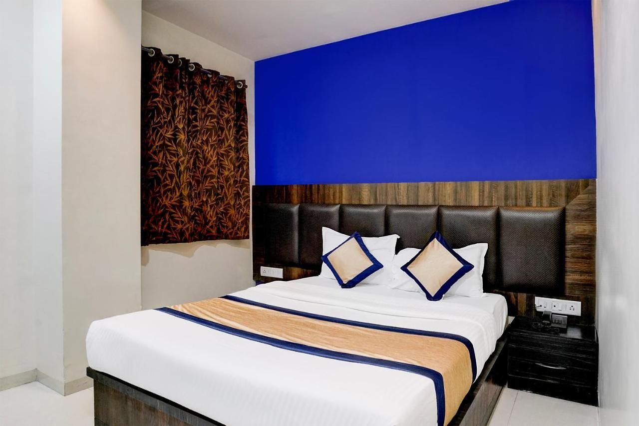 Glitz Veera -andheri Kurla Road Hotel Mumbai