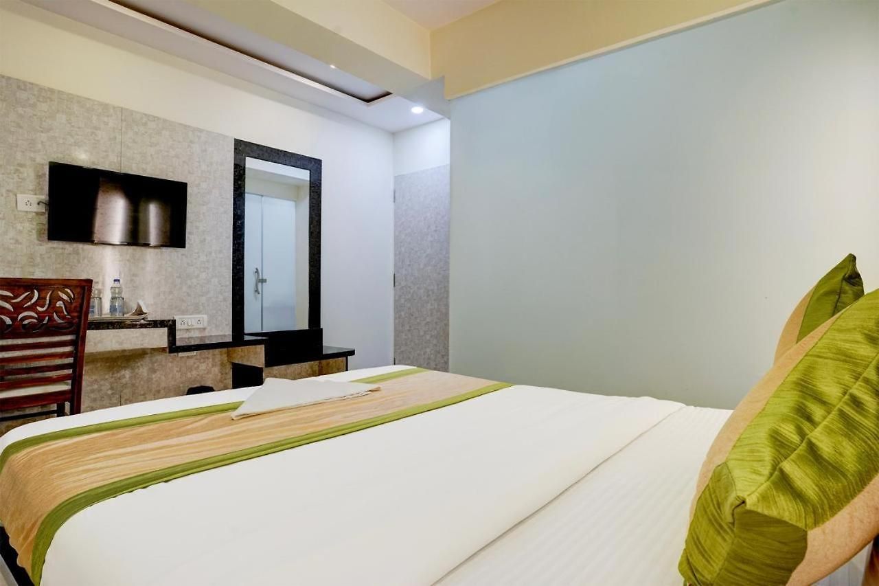 Hotel Glitz Veera -andheri Kurla Road 3*