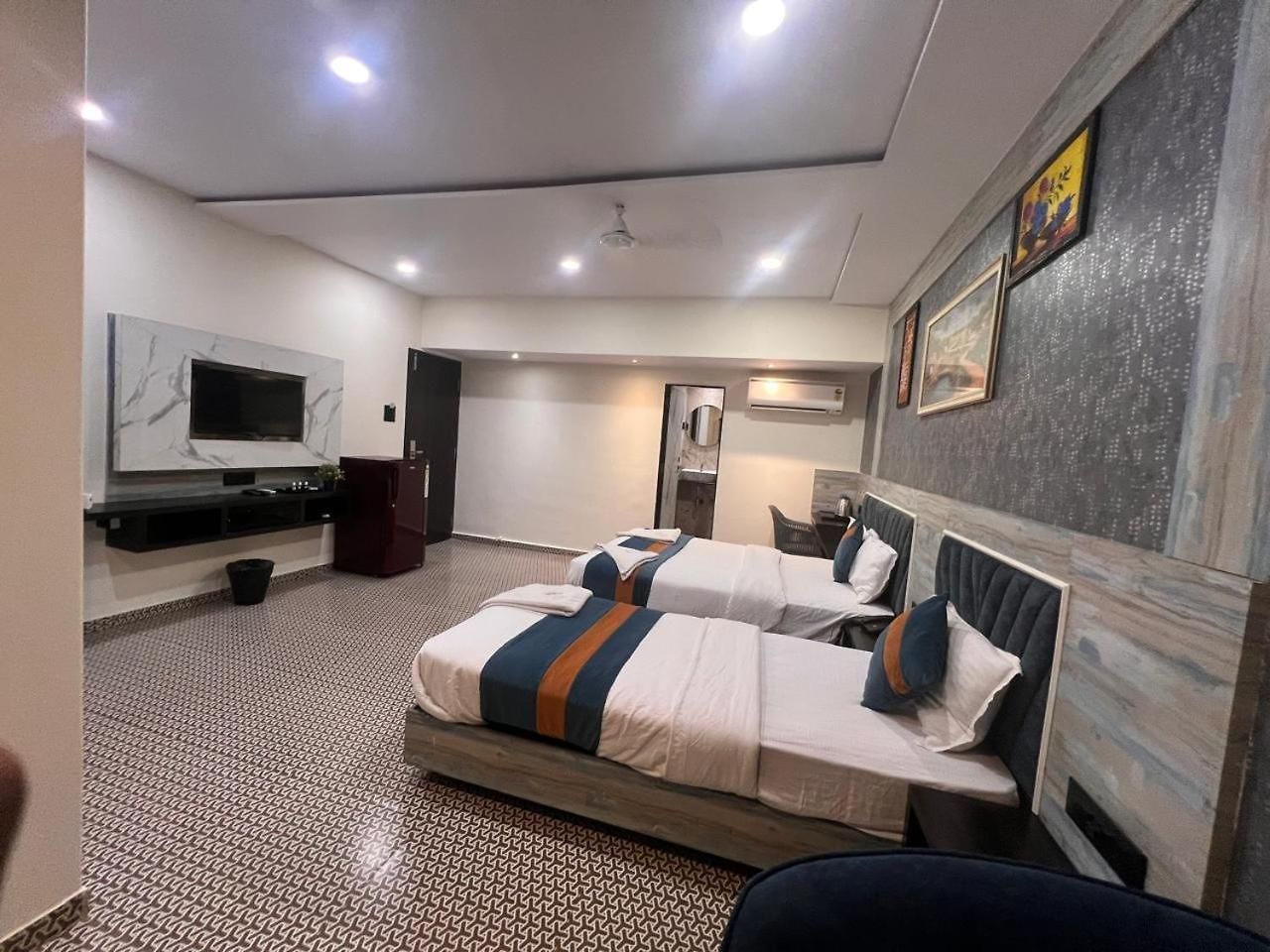 New Diamond By Glitz Hotel 2*