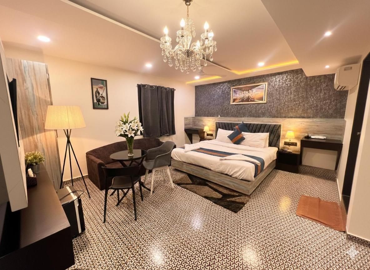 New Diamond By Glitz Hotel 2*