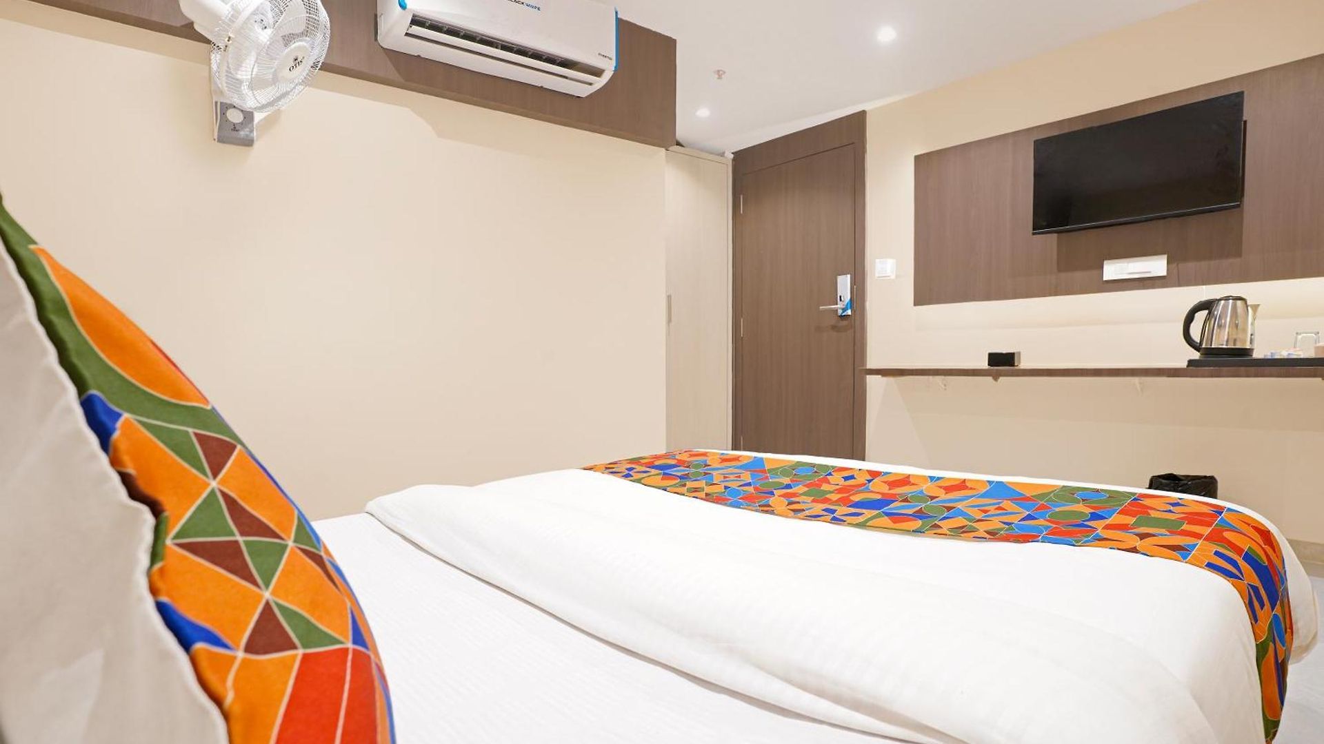 Casa Royal Residency - Exhibition Centre Hotel Mumbai