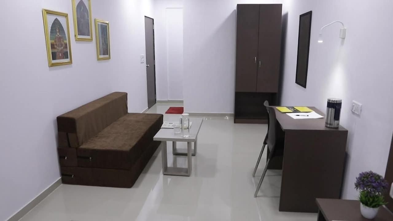 Avinya Hotel