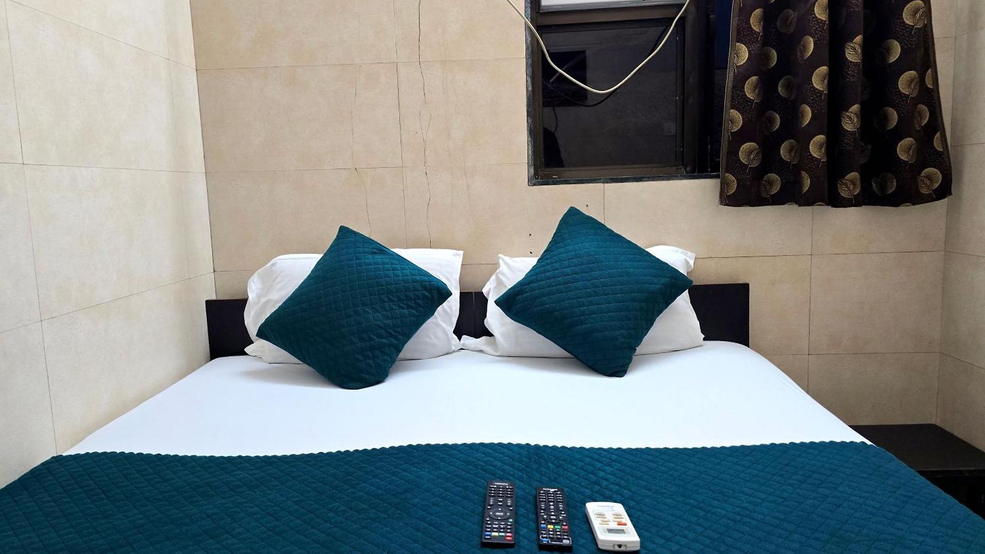 Kamal - Mohammed Ali Road Hotel