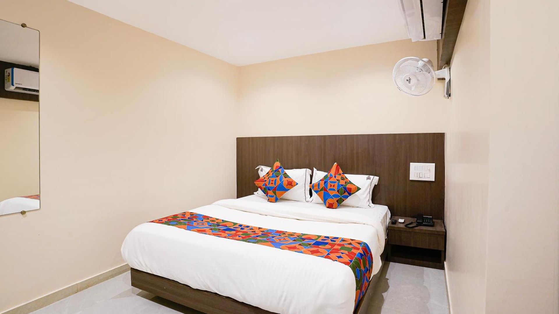 Hotel Casa Royal Residency - Exhibition Centre