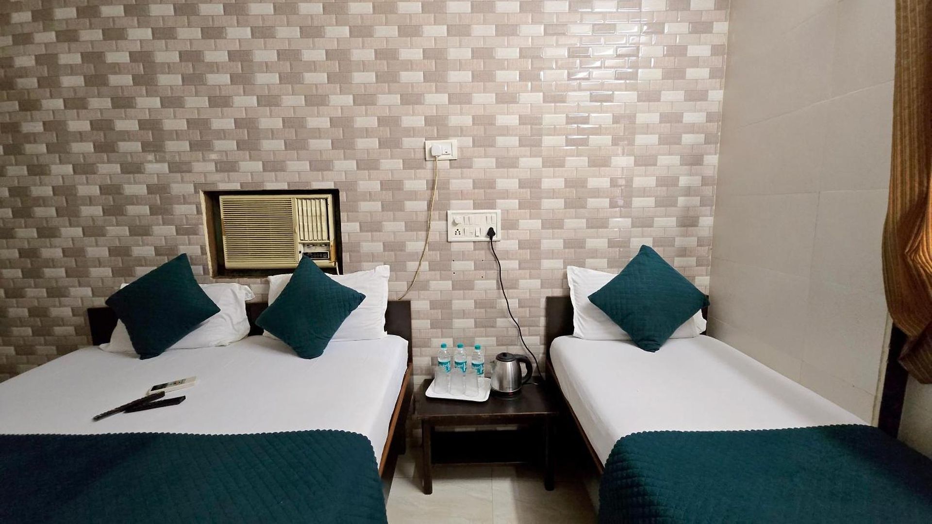 Hotel Kamal - Mohammed Ali Road Mumbai