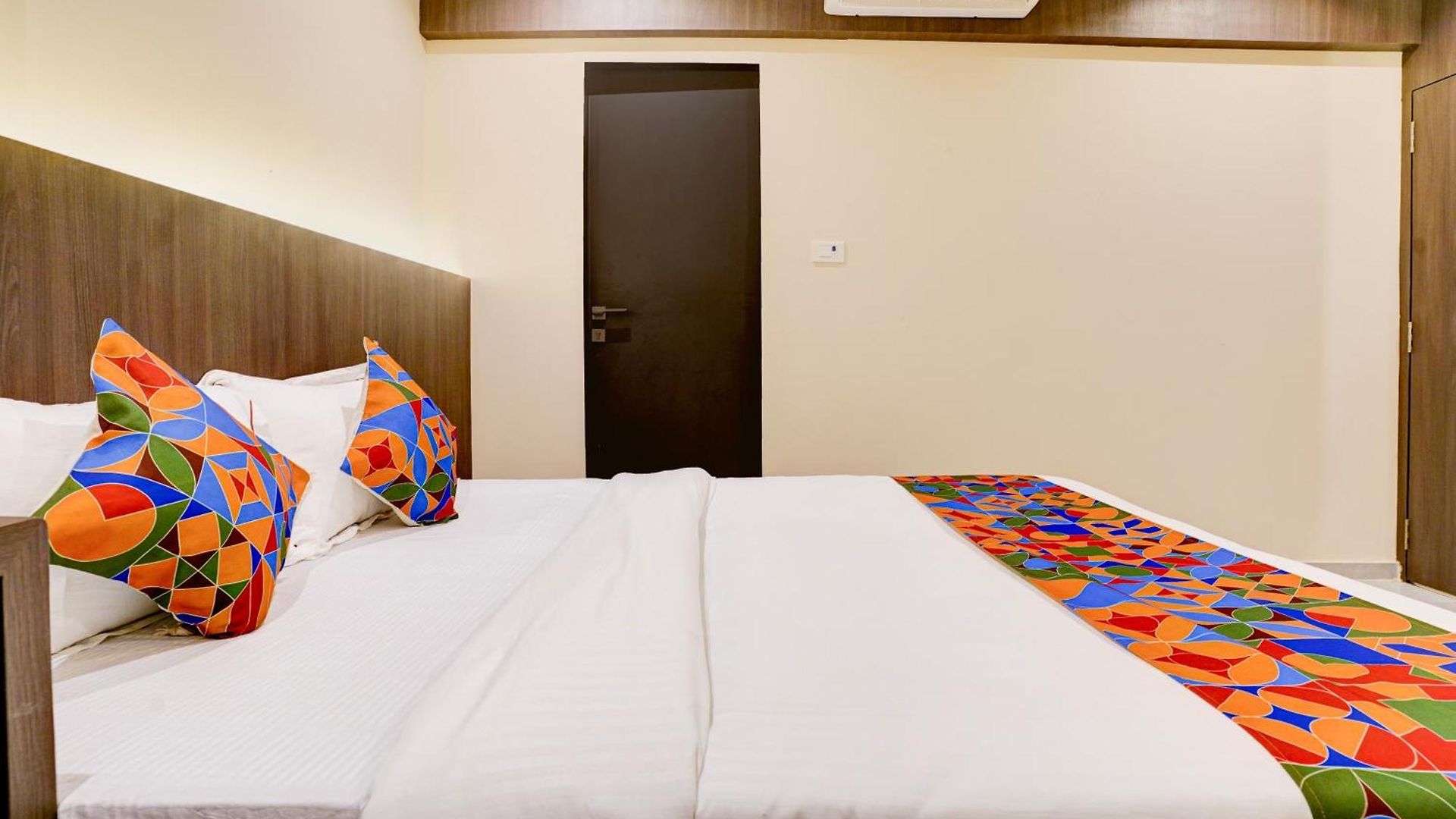 Hotel Casa Royal Residency - Exhibition Centre Mumbai