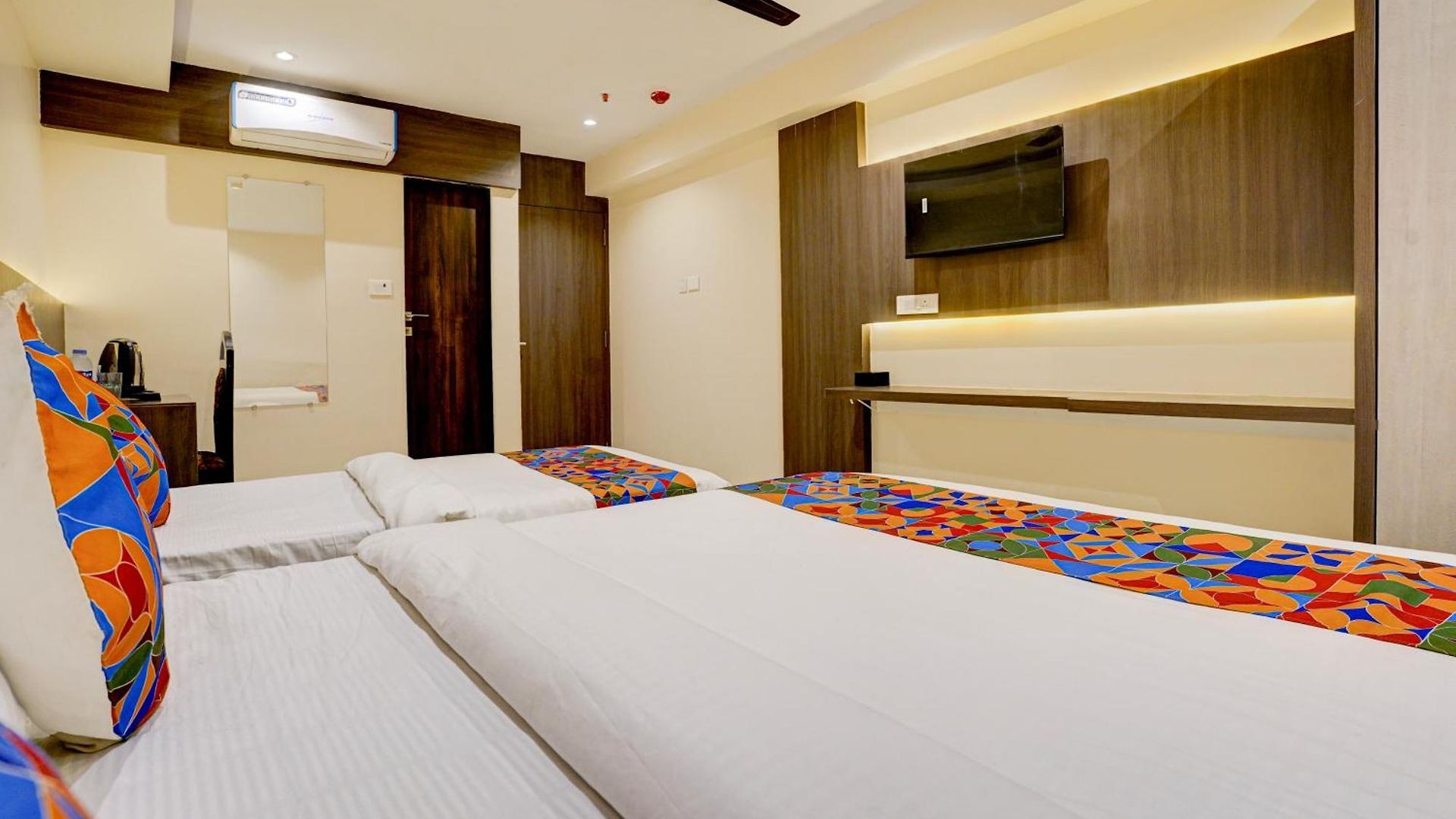 Hotel Casa Royal Residency - Exhibition Centre 3*