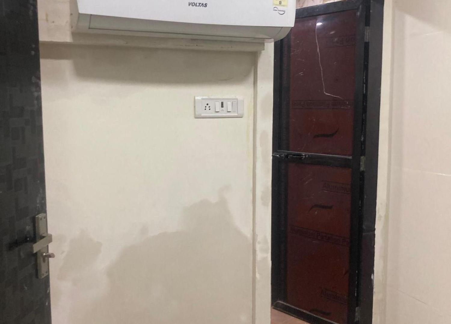 Parle Executive Near Nanavati Hospital - 2* Mumbai