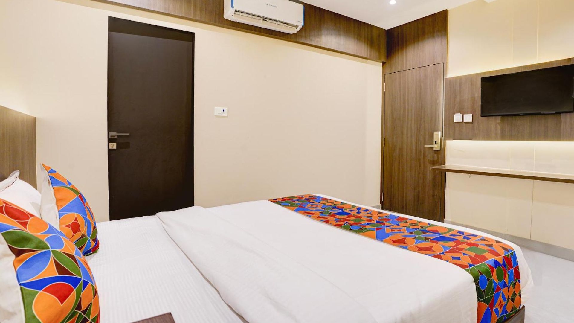 Hotel Casa Royal Residency - Exhibition Centre