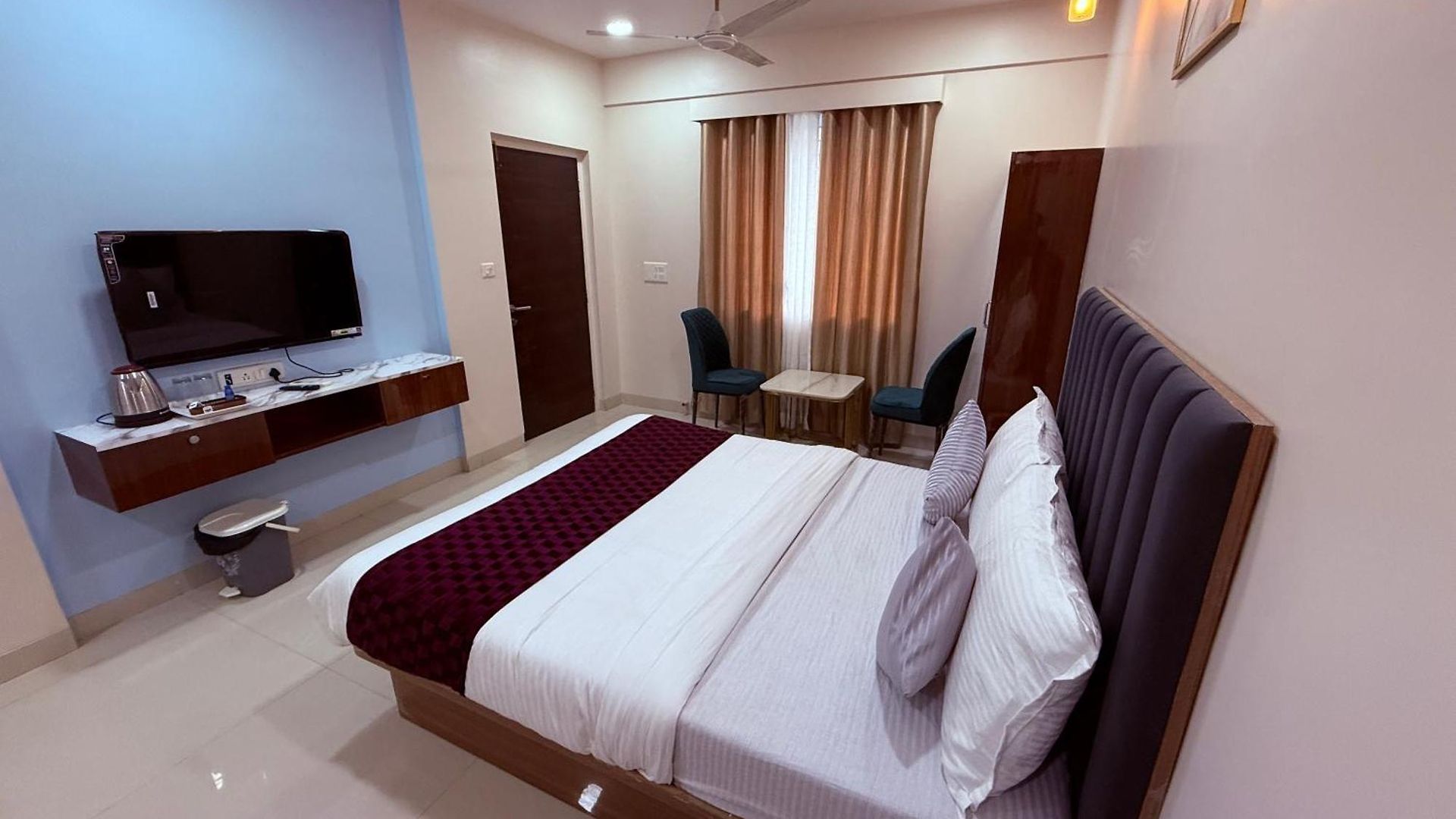 Hotel Silver Leaf - Parle East - Near Airport 3*