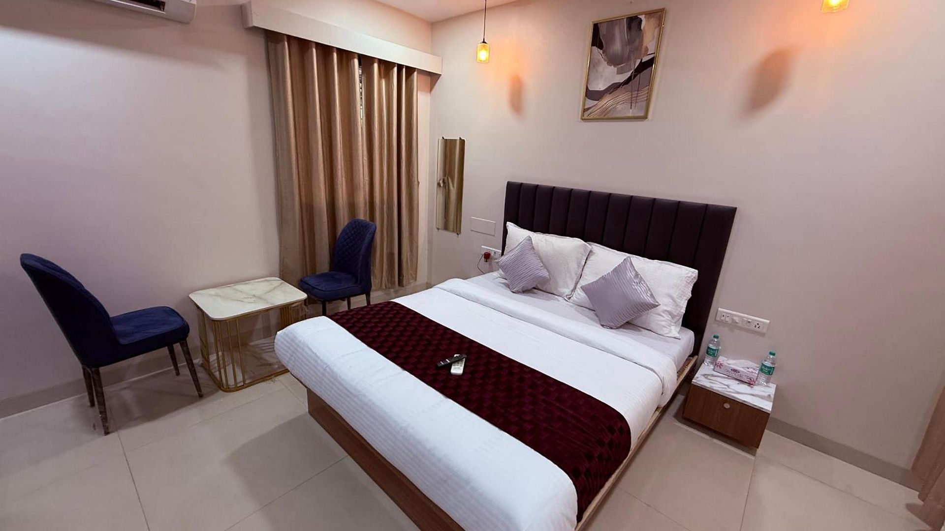Hotel Silver Leaf - Parle East - Near Airport