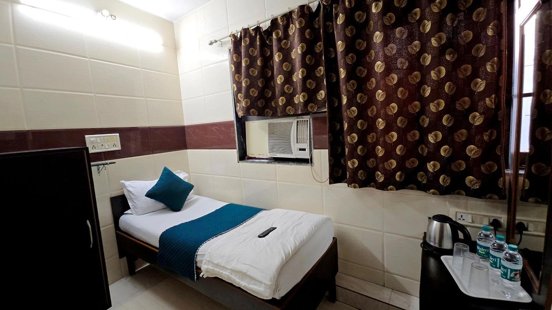 Hotel Kamal - Mohammed Ali Road 2*