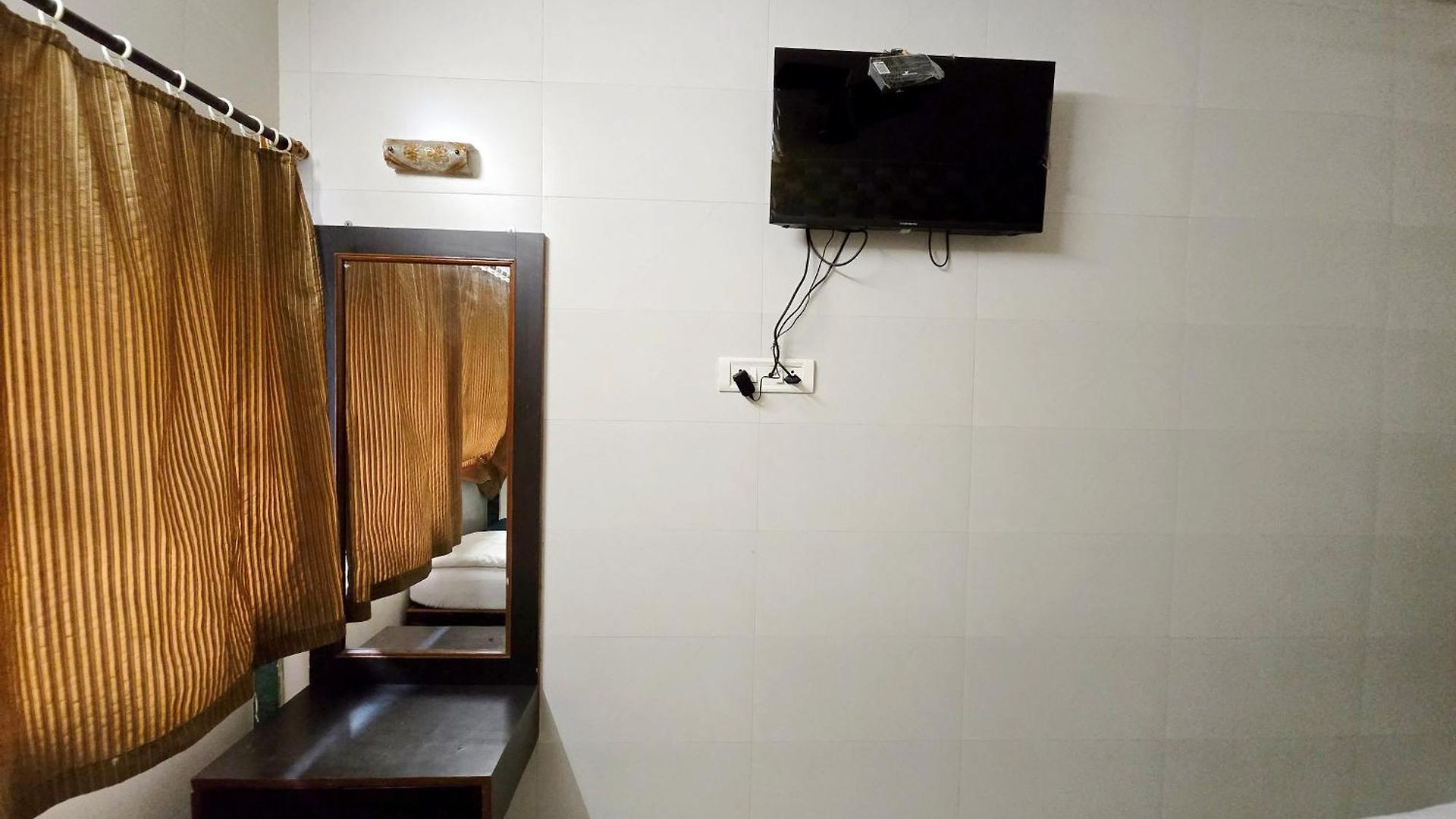Hotel Kamal - Mohammed Ali Road Mumbai