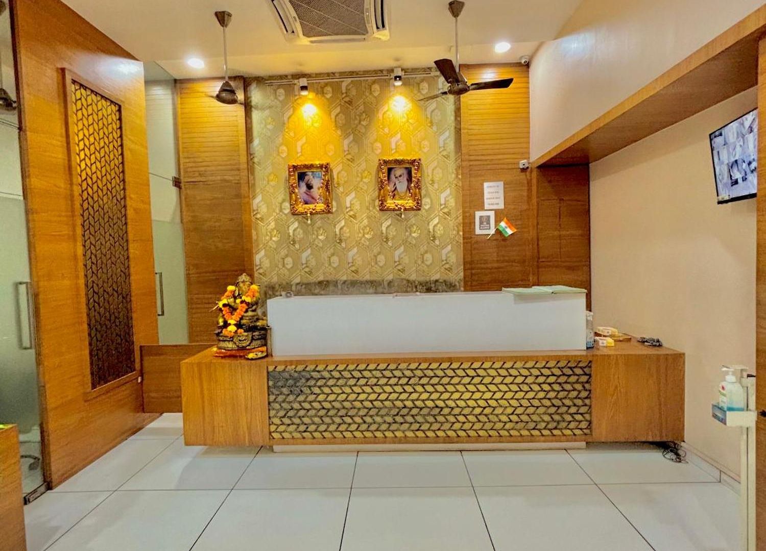 Neelkamal Hotel 3*