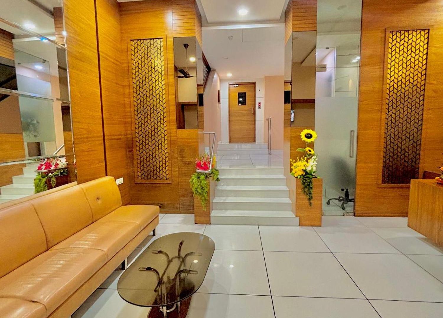 Neelkamal Hotel