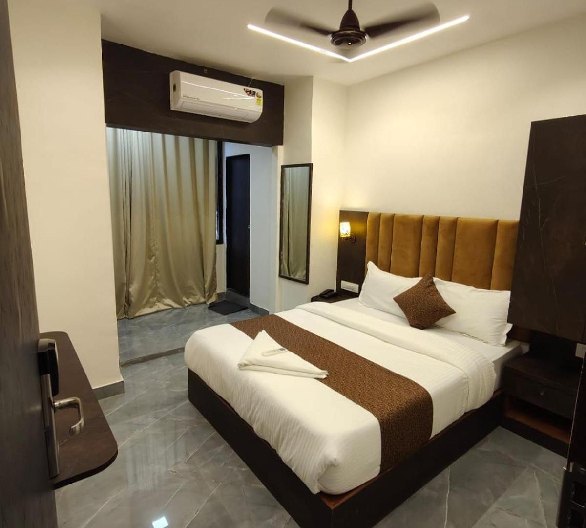 Hotel Regal Gate 3*