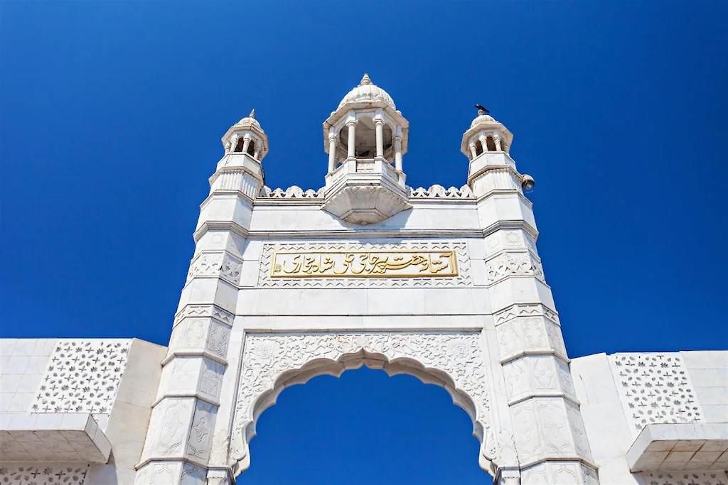Hotel Imperial Near Haji Ali